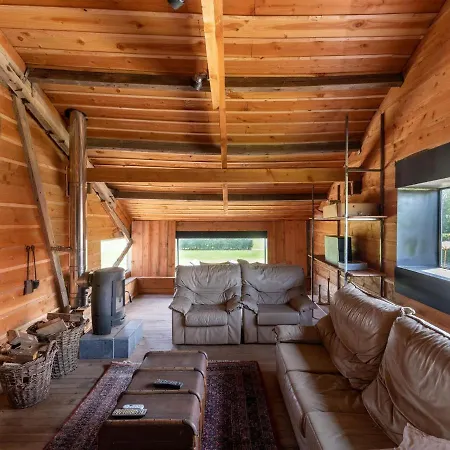 Wellinghoeve With Swimming Pool And Unique Location *